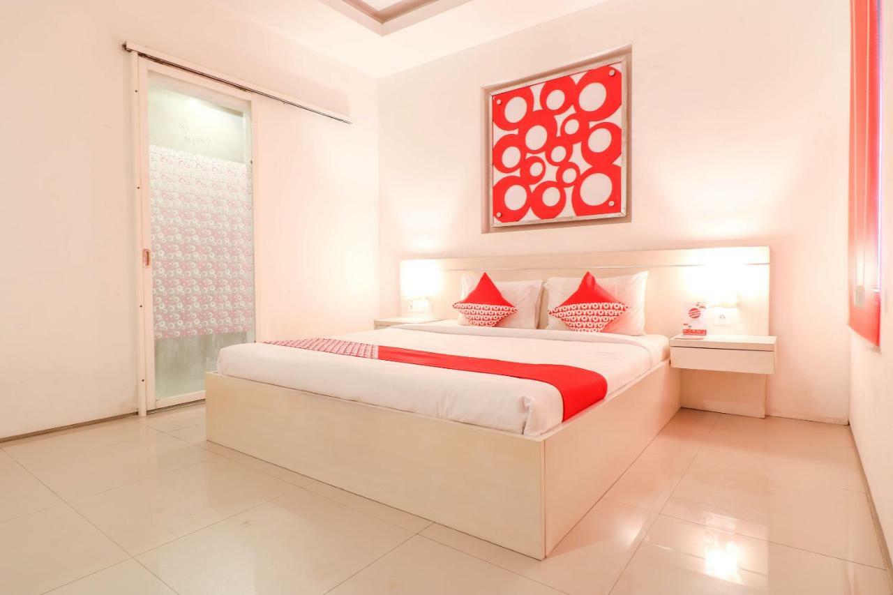 Oyo 1489 Simona Hotel Kerobokan  Ngoại thất bức ảnh